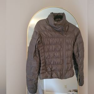 Athleta lightweight puffer jacket
